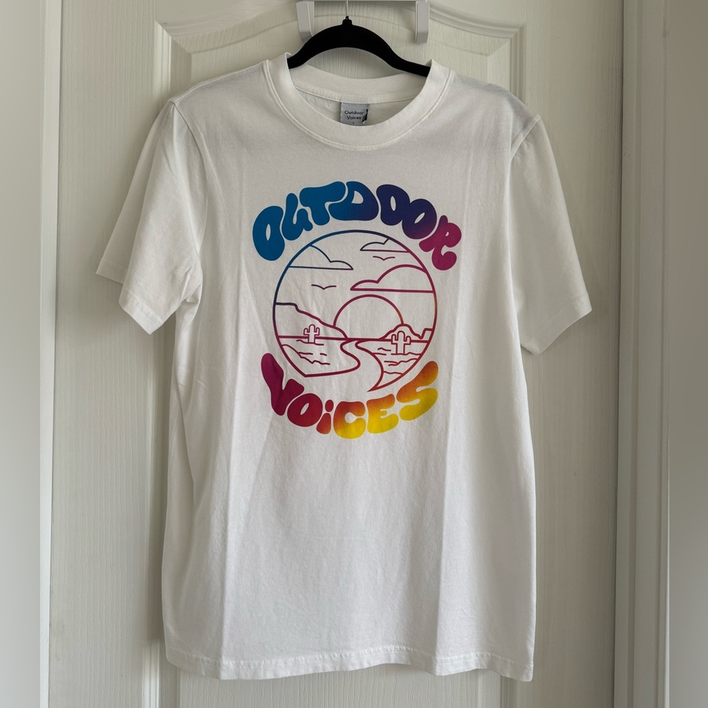 NWT Outdoor Voices “OV Outdoors” Shortsleeve T Shirt size Small